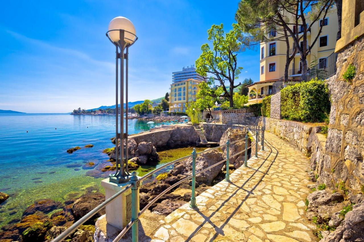 Apartment Belvedere With Seaview Rijeka Eksteriør billede